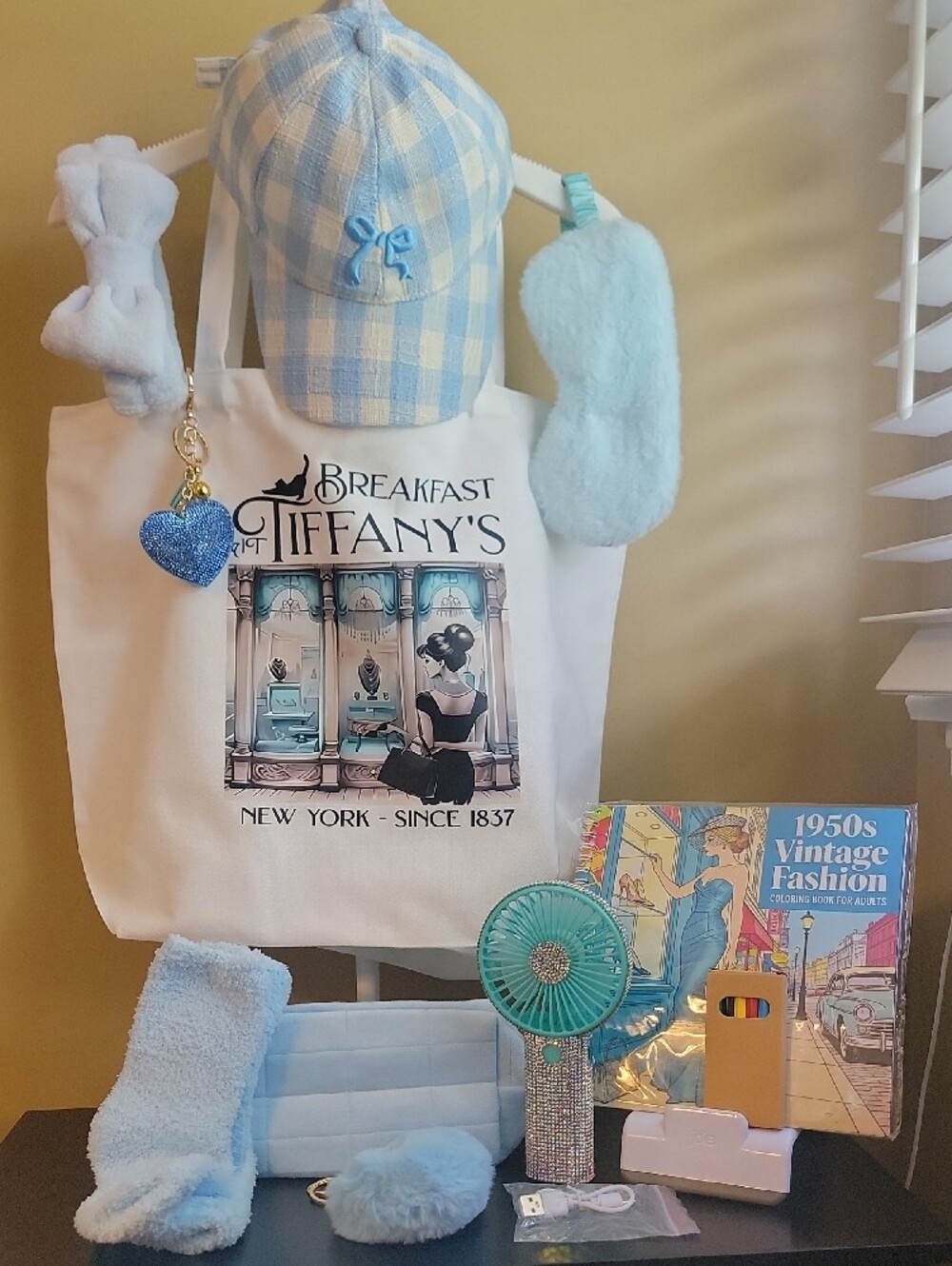 GIFTABLE TOTE Breakfast At Tiffanys Tote & SPA Set With Bling Bling Fan